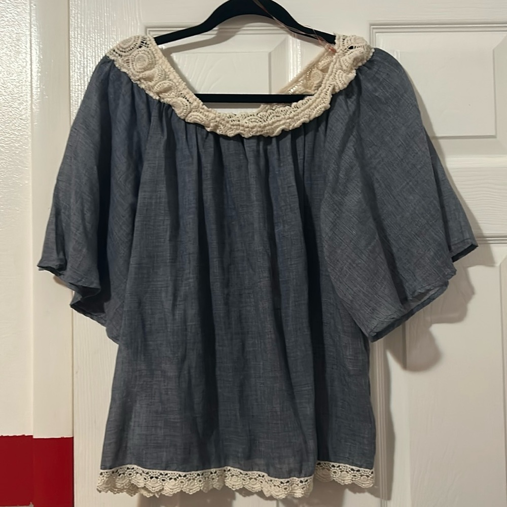 Flying tomato off the shoulder light weight macramé top Gypsie boho hippie. 1X.
